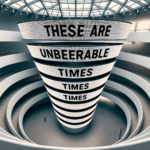 “Sono tempi intollerabili” recita ripetutamente il testo scorrevole su uno schermo LED lungo 900 piedi montato lungo la spirale delle sale del Guggenheim Museum di new york per la mostra di Jenny Holzer.